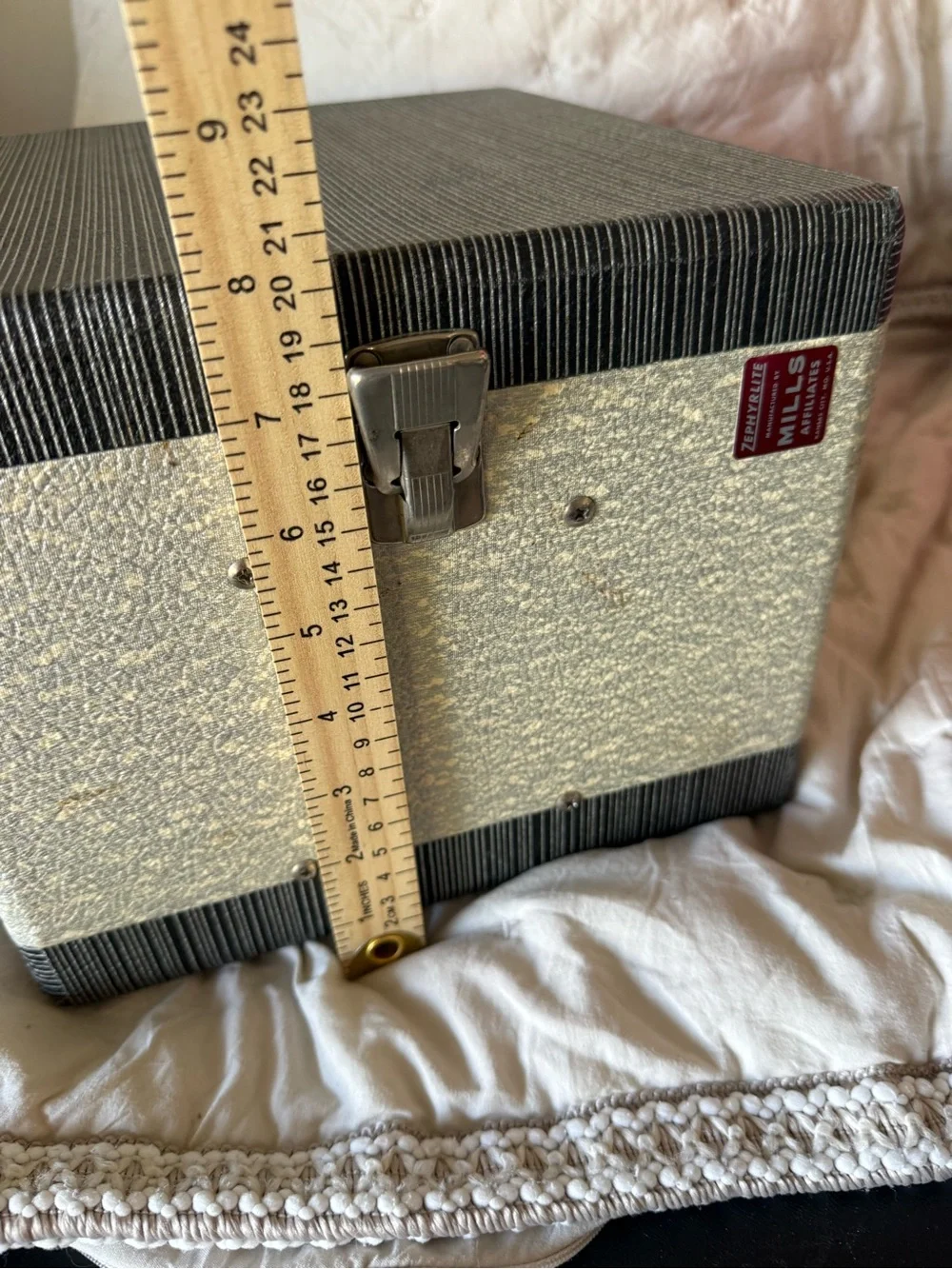 Vintage 60s Zephyrlite MCM 45 RPM Vinyl Record Storage Carrying Case